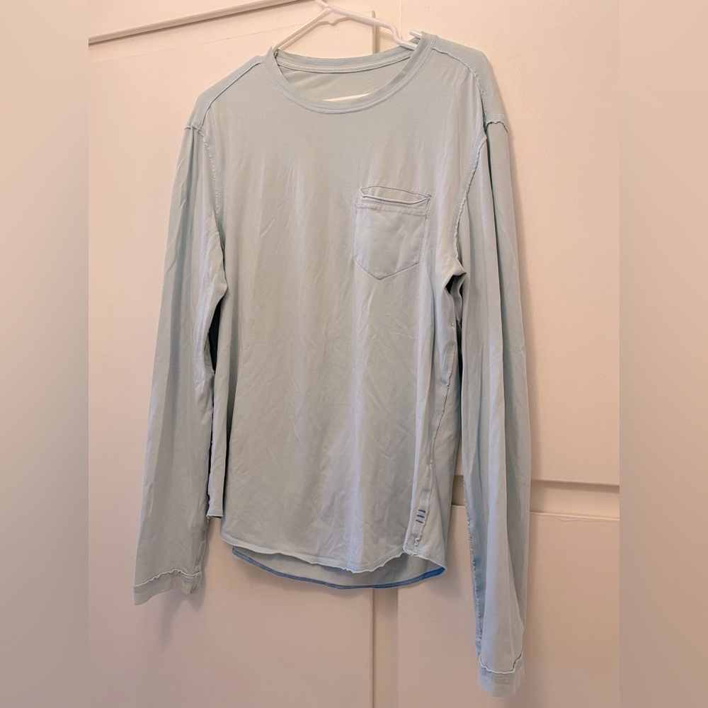 Lululemon men’s M light-weight Tshirt